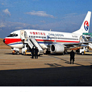 德宏机场空运航空快运业稳步发展的原因是什么？
